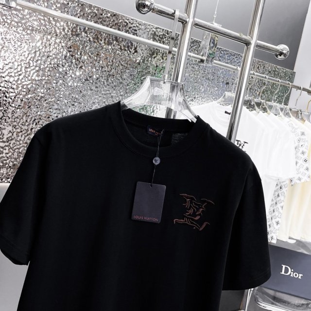 ★日本!!人気！ ルイヴィトン服コピー   2色  Tシャツ   Louis Vuitton ルイヴィトン服0228