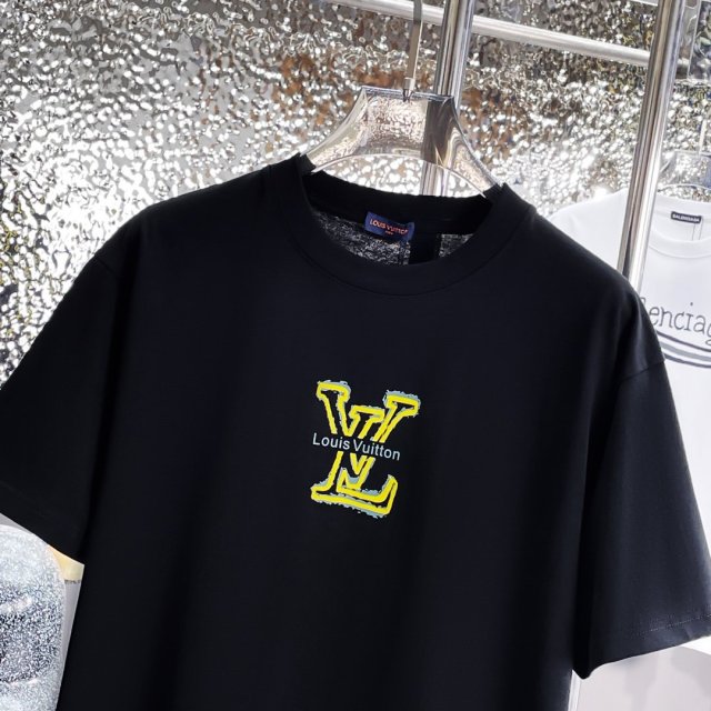 ☆超人気☆ ルイヴィトン服コピー   2色  Tシャツ   Louis Vuitton ルイヴィトン服0231