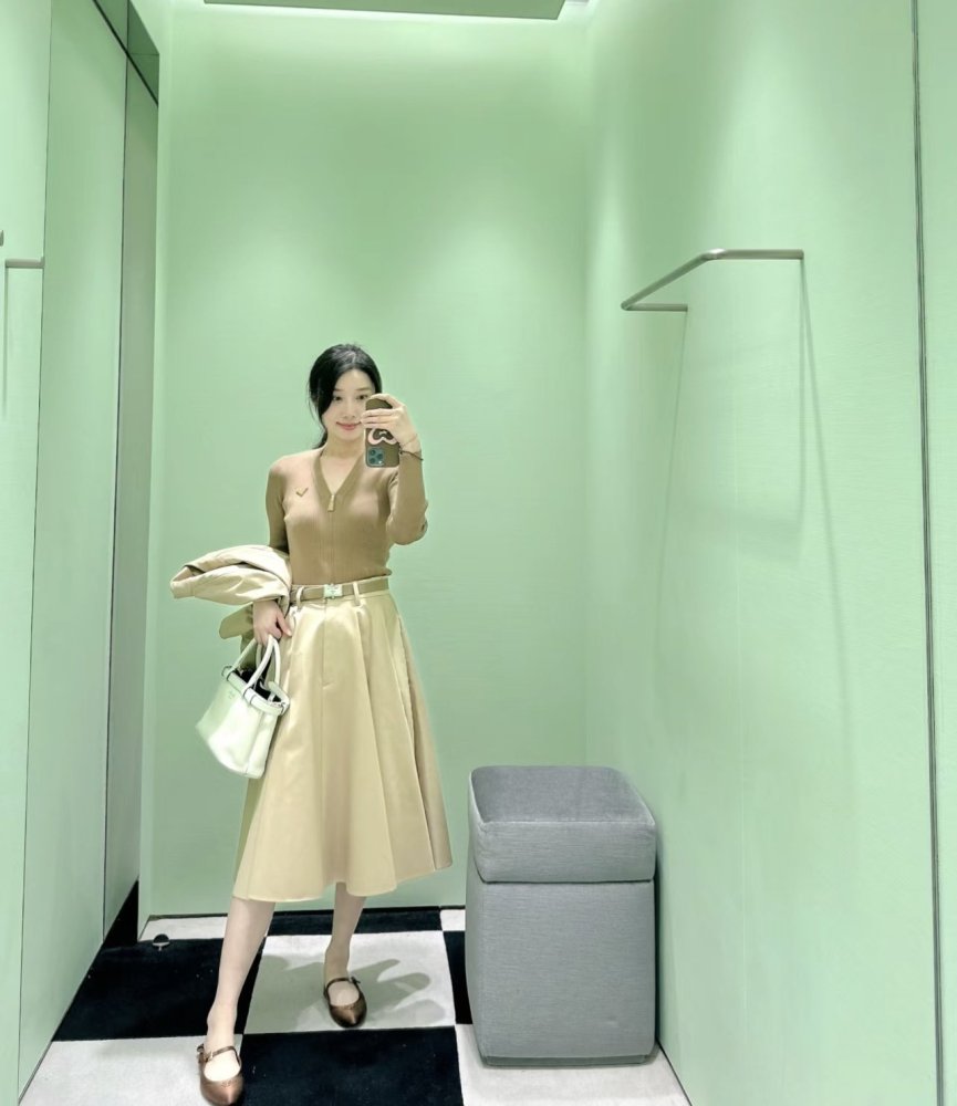 使い勝手良し プラダ服コピー     PRADA  プラダ服0131