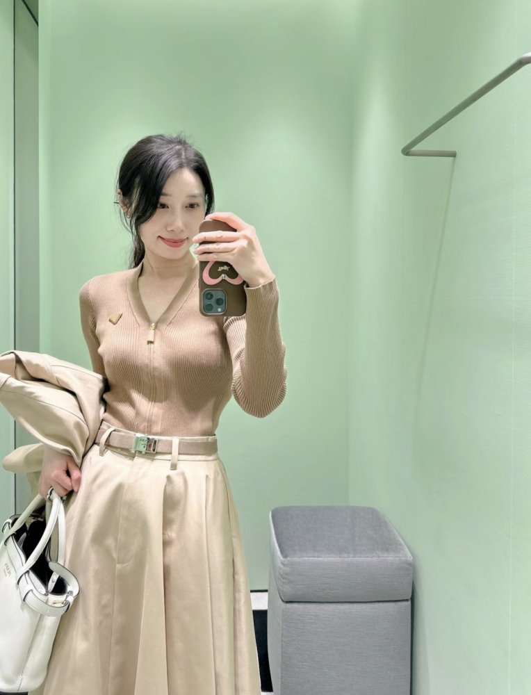 使い勝手良し プラダ服コピー     PRADA  プラダ服0131