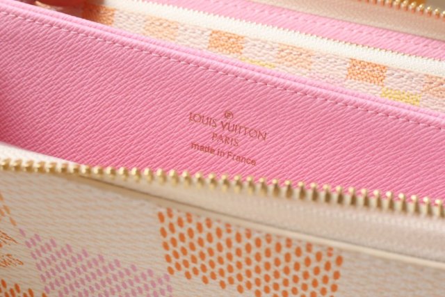 【限定カラー】 ルイヴィトン長財布コピー 2色  Louis Vuitton ルイヴィトン財布N40748
