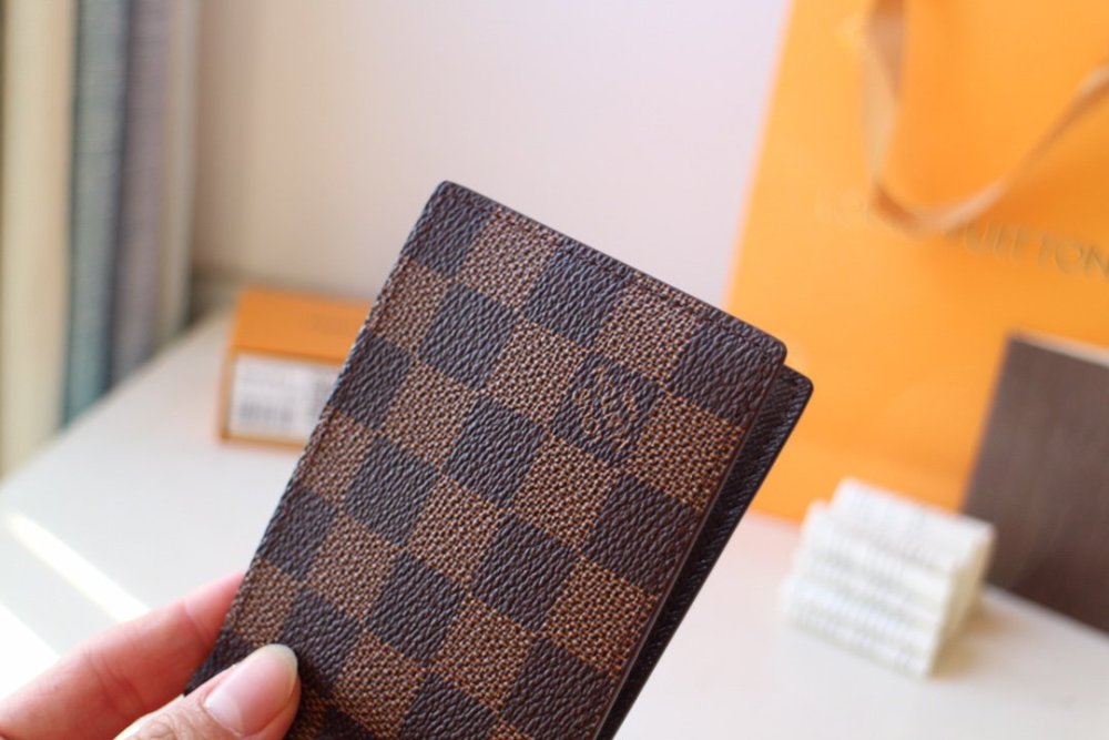 ☆超人気☆ ルイヴィトン折り財布コピー  Louis Vuitton ルイヴィトン財布 M66543