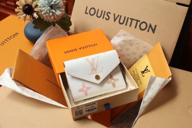 超話題!ルイヴィトン折り財布コピー  Louis Vuitton ルイヴィトン財布M82406