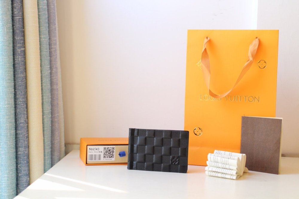 国内発送★ ルイヴィトン折り財布コピー  Louis Vuitton ルイヴィトン財布 M66543