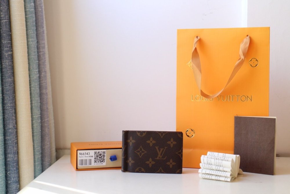 大人気！暖かい★ルイヴィトン折り財布コピー  Louis Vuitton ルイヴィトン財布 M66543