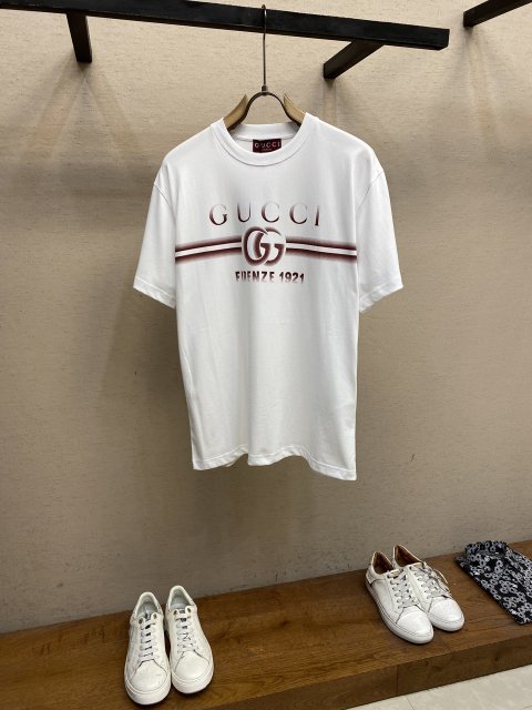 ☆超人気☆ グッチ服コピー 男女兼用   Tシャツ  GUCCI  グッチ服0068