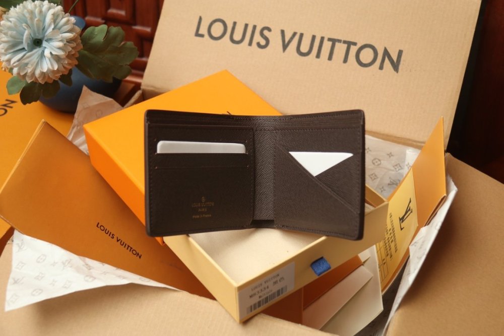 ☆超人気☆ ルイヴィトン折り財布コピー 2色  Louis Vuitton ルイヴィトン財布 M66543