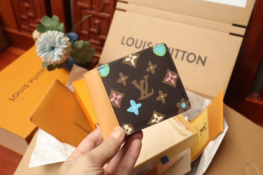 ☆超人気☆ ルイヴィトン折り財布コピー 2色  Louis Vuitton ルイヴィトン財布 M66543