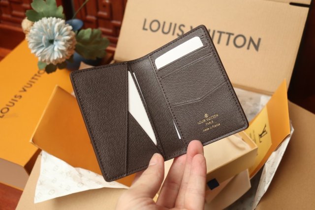 国内発送★ ルイヴィトンカードケース財布コピー 2色  Louis Vuitton  ルイヴィトン財布M83337 M83336
