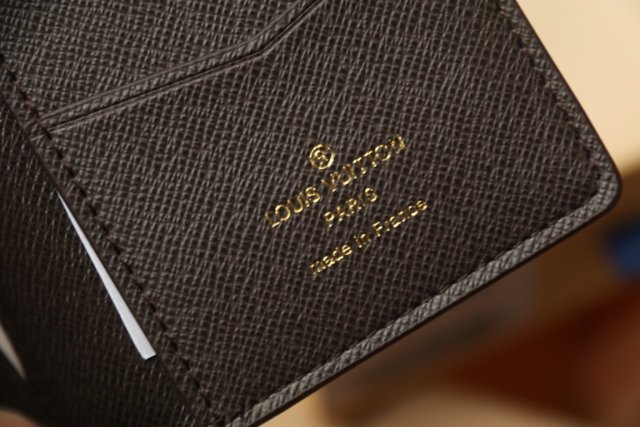 国内発送★ ルイヴィトンカードケース財布コピー 2色  Louis Vuitton  ルイヴィトン財布M83337 M83336