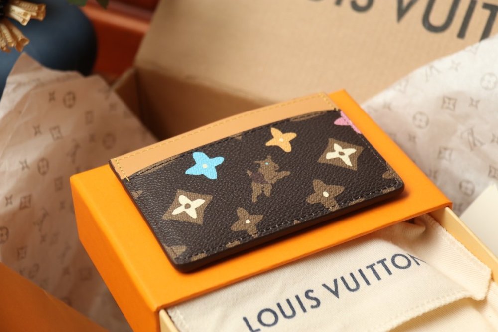 欲しい★超限定★ ルイヴィトンカードケース財布コピー 2色  Louis Vuitton  ルイヴィトン財布M83348
