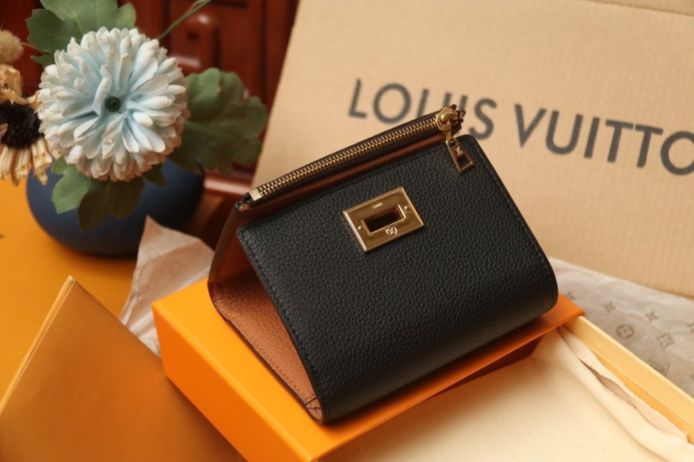 高品質 一目惚れ★ ルイヴィトン折り財布コピー 2色  Louis Vuitton ルイヴィトン財布 M82398