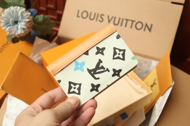 国内発送★ ルイヴィトンカードケース財布コピー 2色  Louis Vuitton  ルイヴィトン財布M83337 M83336