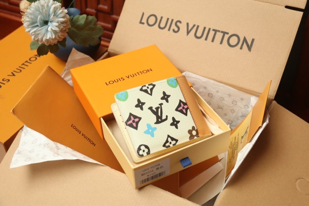 ☆超人気☆ ルイヴィトン折り財布コピー 2色  Louis Vuitton ルイヴィトン財布 M66543
