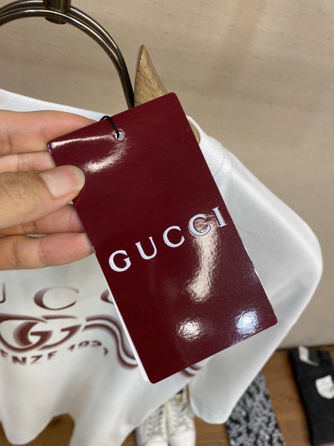 ☆超人気☆ グッチ服コピー 男女兼用   Tシャツ  GUCCI  グッチ服0068