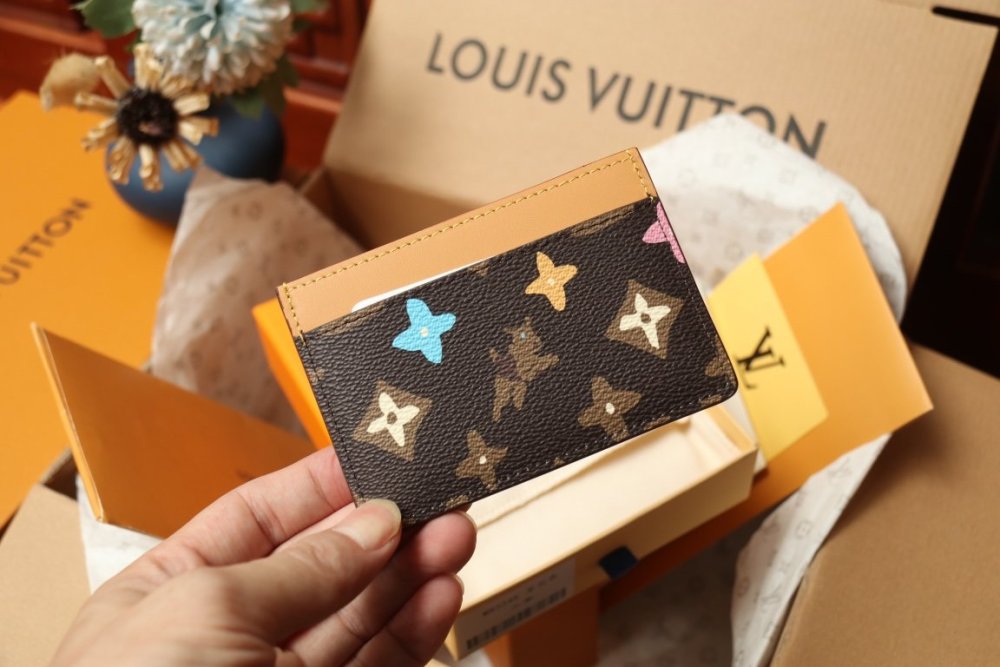 欲しい★超限定★ ルイヴィトンカードケース財布コピー 2色  Louis Vuitton  ルイヴィトン財布M83348