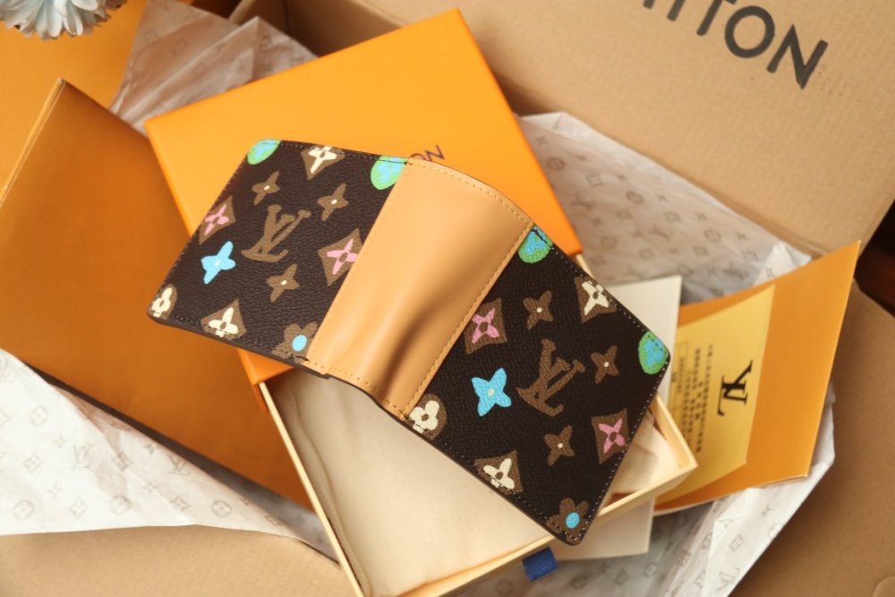 ☆超人気☆ ルイヴィトン折り財布コピー 2色  Louis Vuitton ルイヴィトン財布 M66543