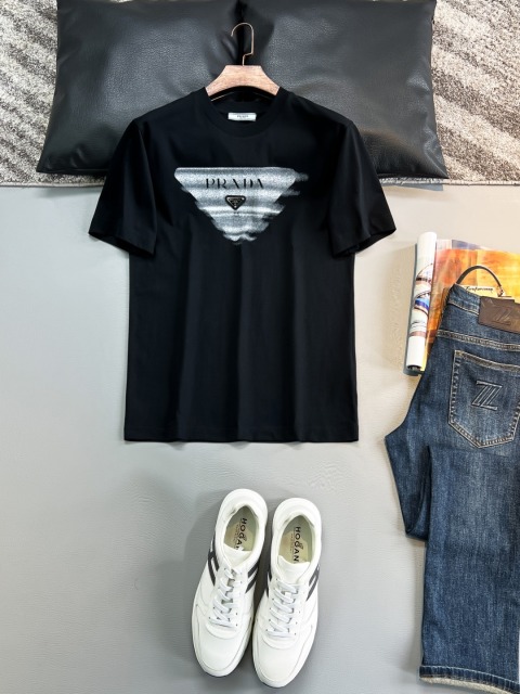 入手困難品！ プラダ服コピー 2色   Tシャツ PRADA    プラダ服0123