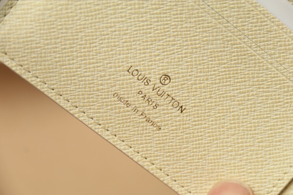 ☆超人気☆ ルイヴィトン折り財布コピー 2色  Louis Vuitton ルイヴィトン財布 M66543