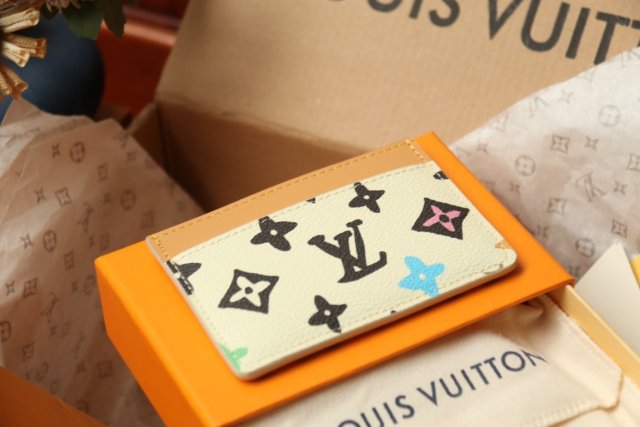 欲しい★超限定★ ルイヴィトンカードケース財布コピー 2色  Louis Vuitton  ルイヴィトン財布M83348