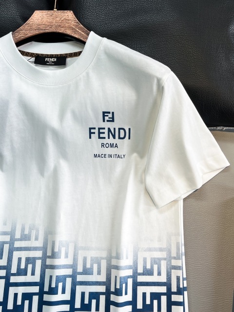 【目を惹く☆】フェンディ服コピー 2色  FENDI   Tシャツ   フェンディ服0091