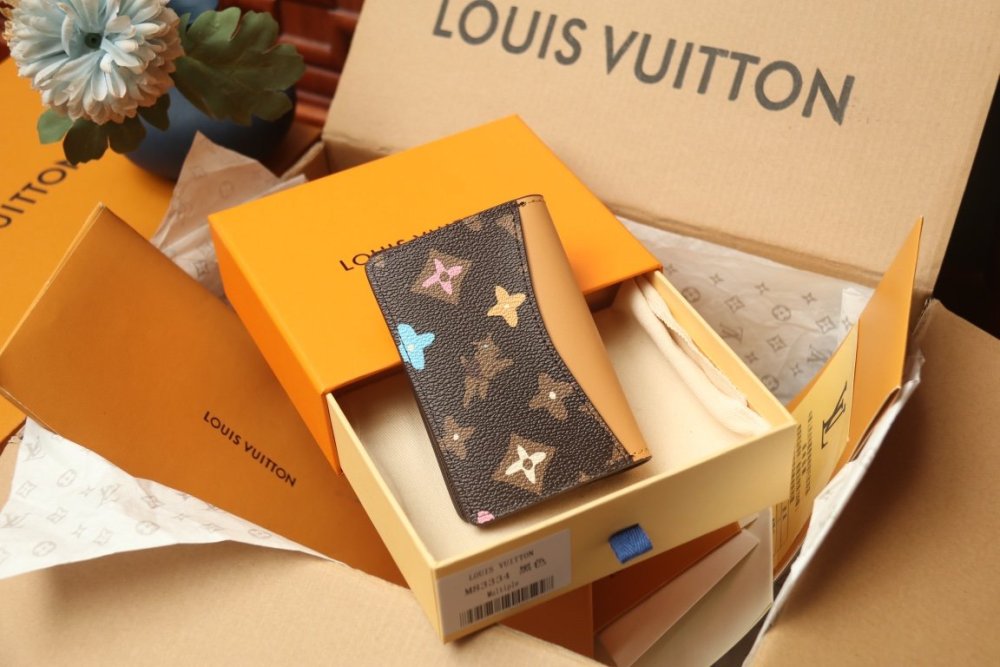 国内発送★ ルイヴィトンカードケース財布コピー 2色  Louis Vuitton  ルイヴィトン財布M83337 M83336