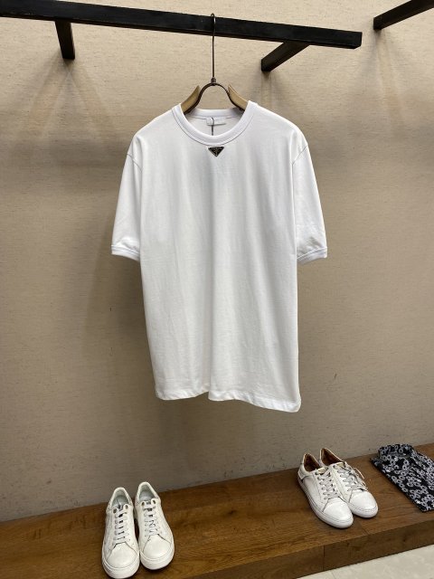 超希少！ プラダ服コピー 2色   Tシャツ PRADA    プラダ服0124