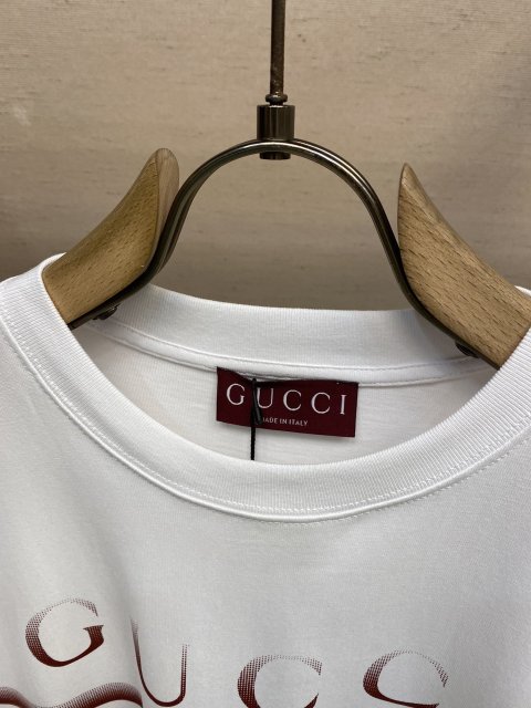 ☆超人気☆ グッチ服コピー 男女兼用   Tシャツ  GUCCI  グッチ服0068