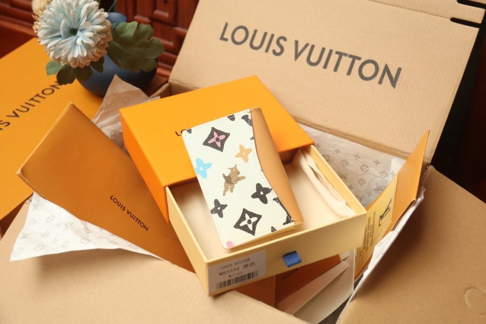 国内発送★ ルイヴィトンカードケース財布コピー 2色  Louis Vuitton  ルイヴィトン財布M83337 M83336