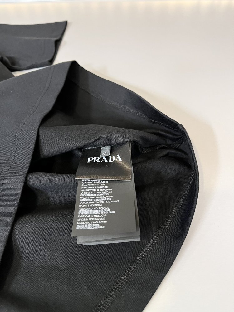 《人気★》プラダ服コピー 2色  男女兼用  Tシャツ PRADA    プラダ服0125