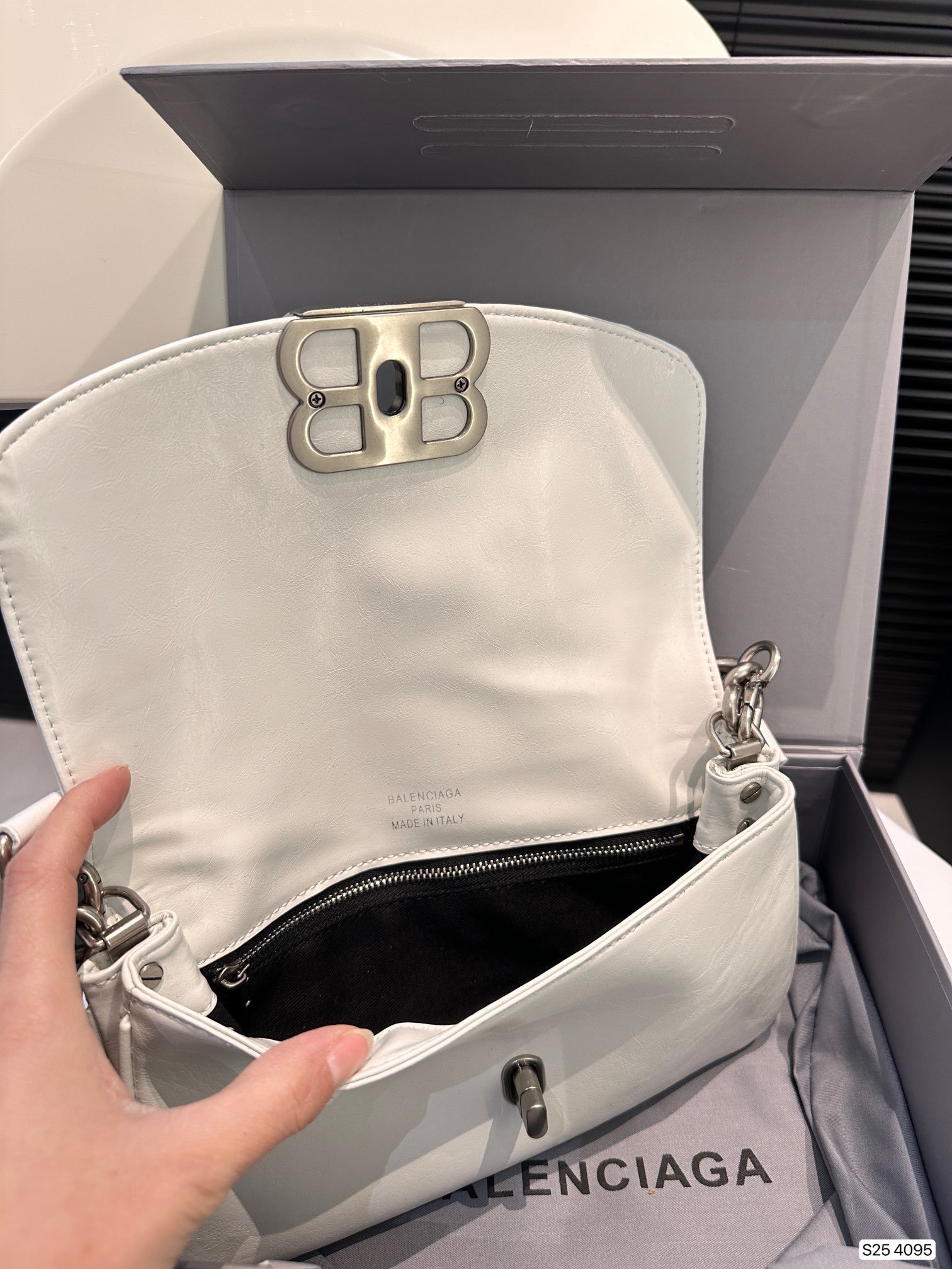 最安値挑戦    バレンシアガバッグコピー   男女兼用   2色  BALENCIAGA   バレンシアガバッグ0047