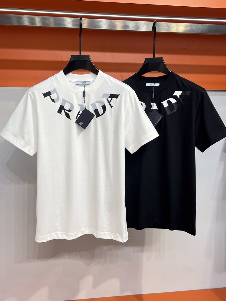 世界中で大人気★ プラダ服コピー 2色  男女兼用  Tシャツ PRADA    プラダ服0129