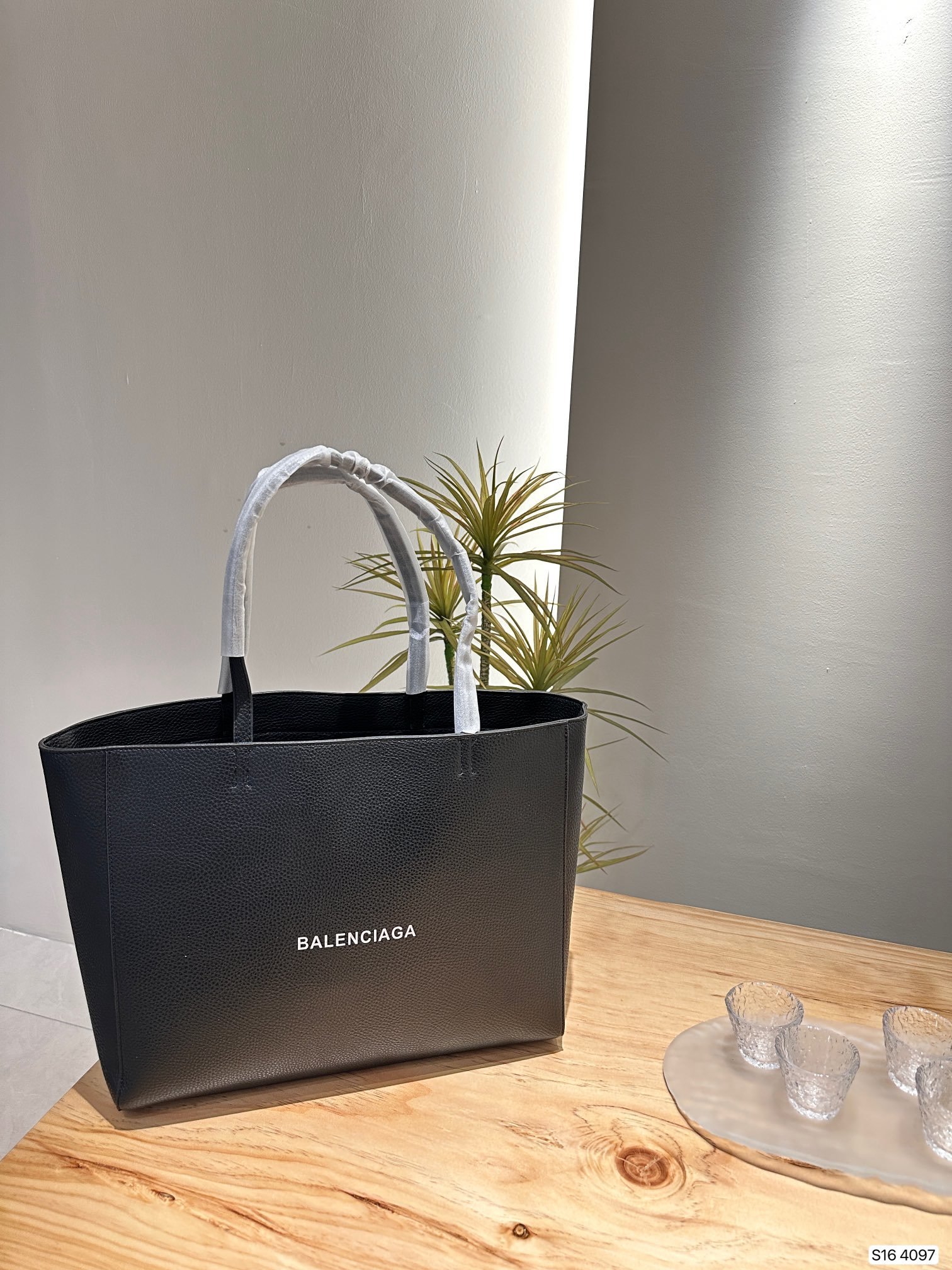 超希少！  バレンシアガバッグコピー   BALENCIAGA   バレンシアガバッグ0046