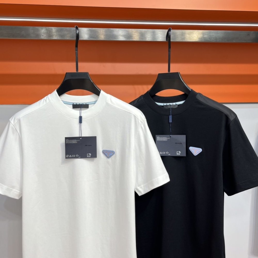 注目アイテム★ プラダ服コピー 2色  男女兼用  Tシャツ PRADA    プラダ服0127