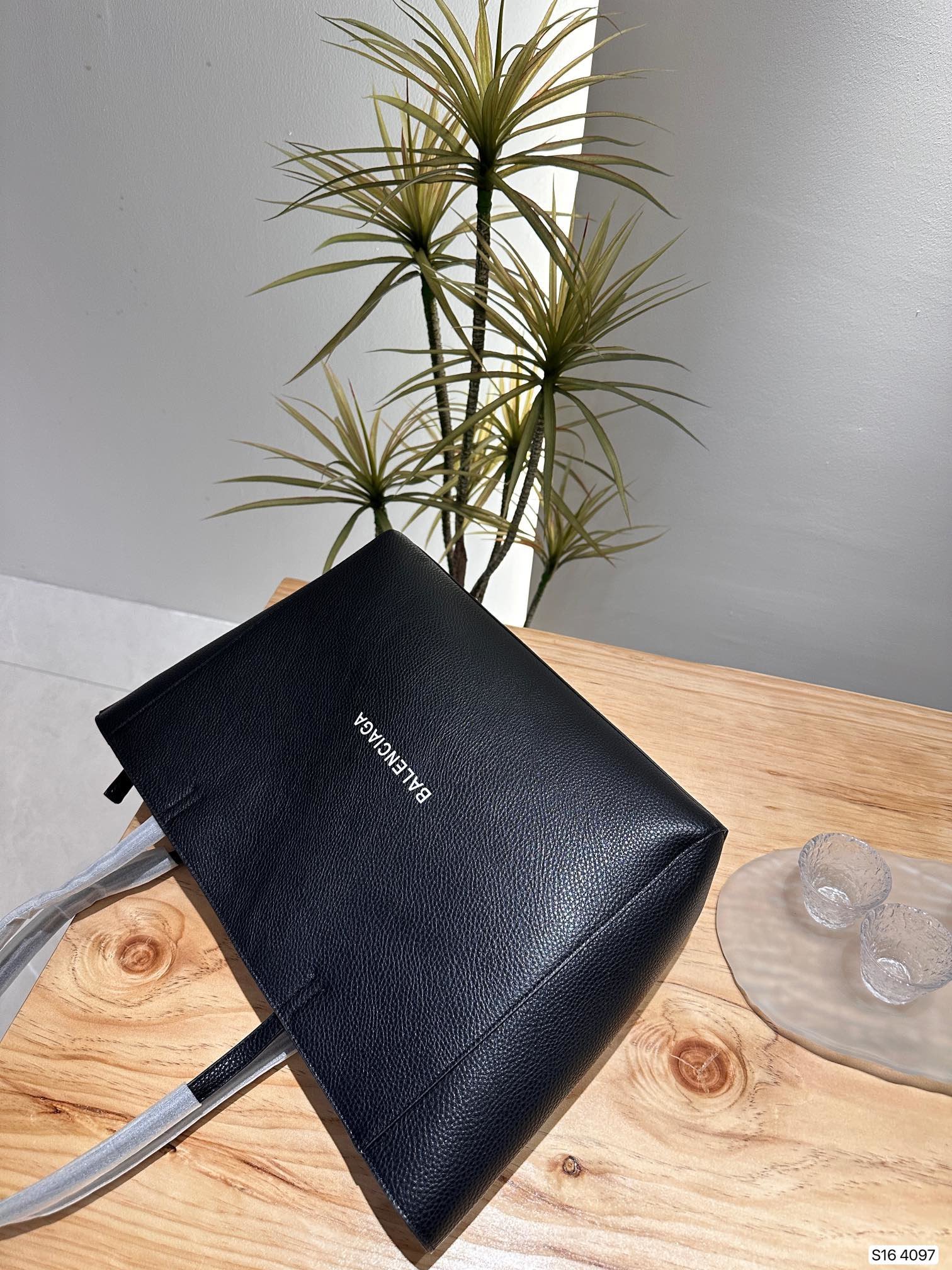 超希少！  バレンシアガバッグコピー   BALENCIAGA   バレンシアガバッグ0046