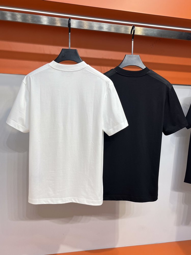注目アイテム★ プラダ服コピー 2色  男女兼用  Tシャツ PRADA    プラダ服0127