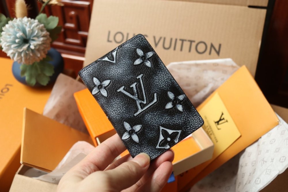 高品質 超話題!  ルイヴィトン長財布コピー   Louis Vuitton ルイヴィトン財布M81774