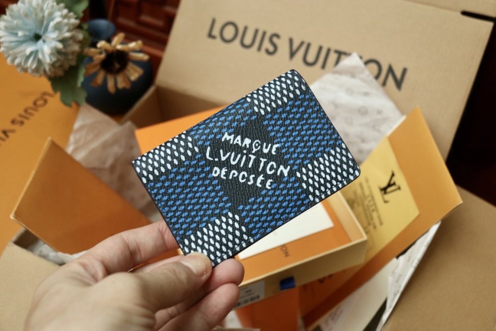 一目惚れ★ ルイヴィトンカードケースコピー 2色  Louis Vuitton ルイヴィトン財布N40678