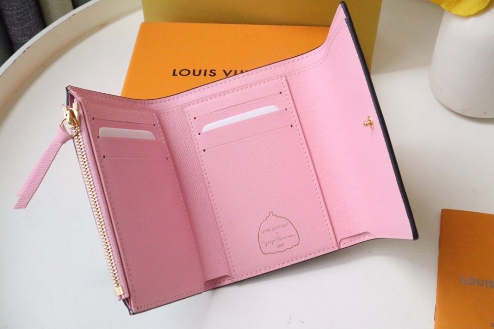 絶対欲しい！ ルイヴィトン折り財布コピー   Louis Vuitton ルイヴィトン財布M82111