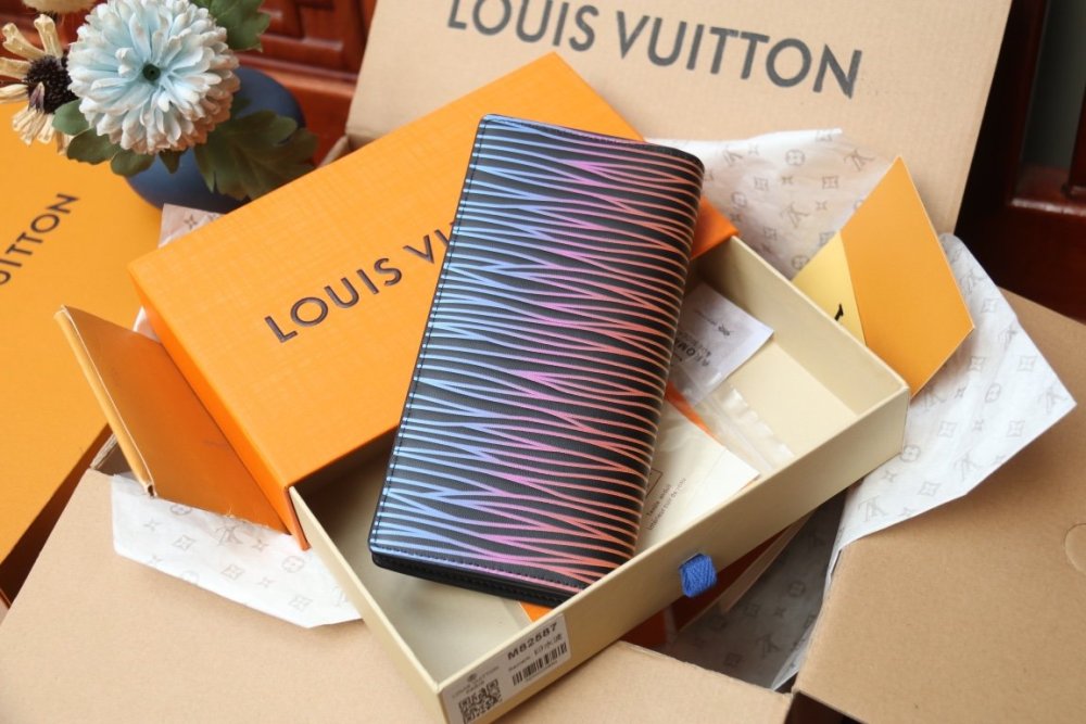高品質  完売必至 ★   ルイヴィトン長財布コピー  Louis Vuitton ルイヴィトン財布M82585