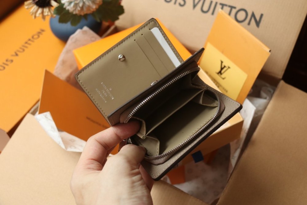 高品質 ★日本!!人気！  ルイヴィトン折り財布コピー 2色  Louis Vuitton ルイヴィトン財布M80629