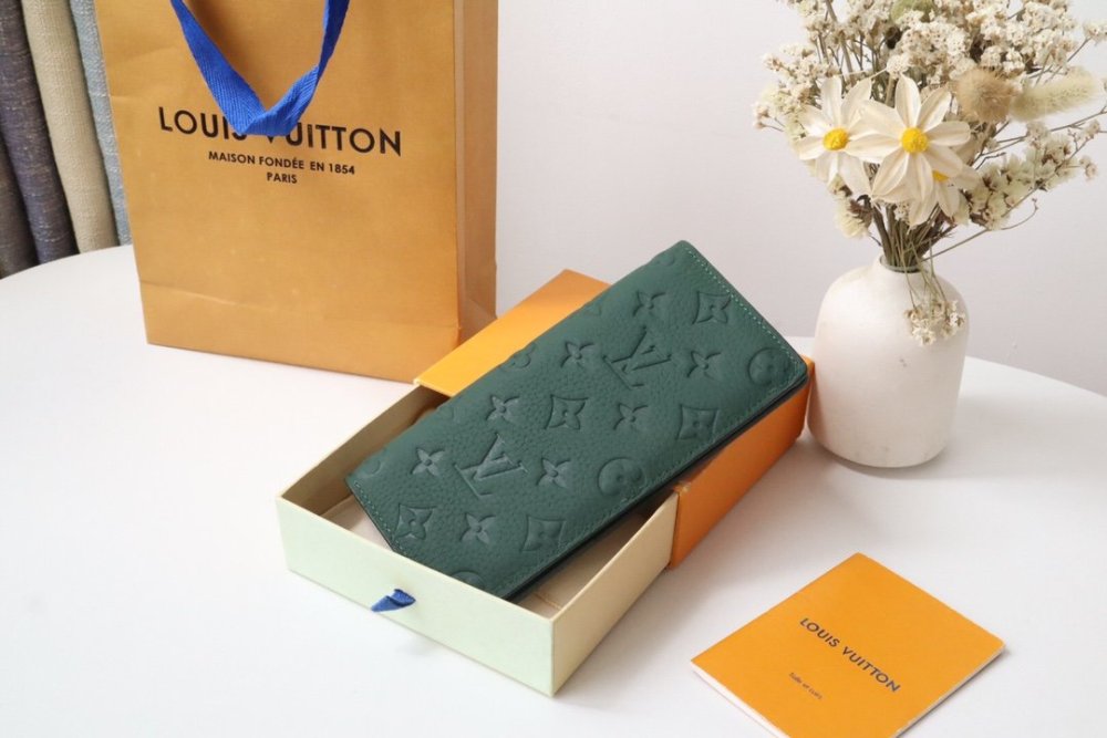 高品質 大人気！暖かい★  ルイヴィトン長財布コピー  Louis Vuitton ルイヴィトン財布M83067