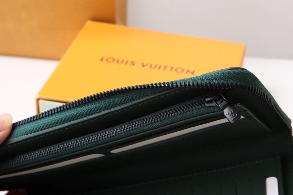 高品質  入手困難品！  ルイヴィトン長財布コピー  Louis Vuitton ルイヴィトン財布M83067