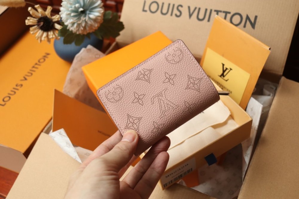 高品質 ★日本!!人気！  ルイヴィトン折り財布コピー 2色  Louis Vuitton ルイヴィトン財布M80629