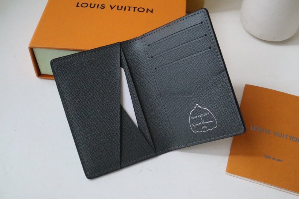 使い勝手良し  ルイヴィトンカードケースコピー   Louis Vuitton ルイヴィトン財布M81969