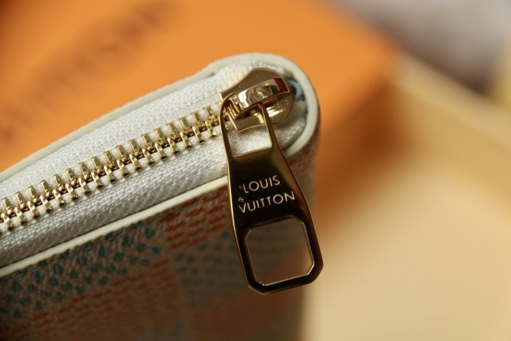 人気急上昇  ルイヴィトン長財布コピー   Louis Vuitton ルイヴィトン財布N40675