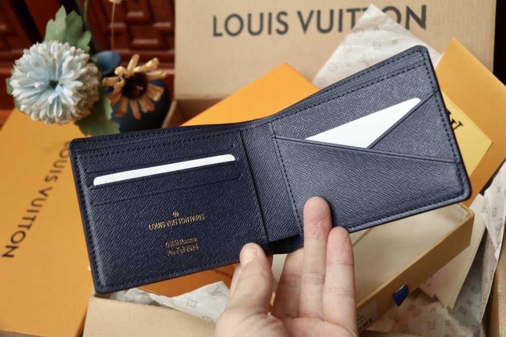 【限定カラー】  ルイヴィトン折り財布コピー 2色  Louis Vuitton ルイヴィトン財布N40676
