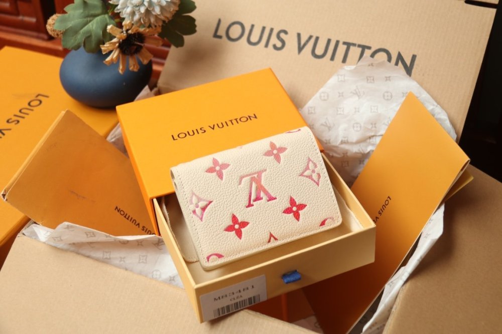 高品質  《人気★》   ルイヴィトン折り財布コピー   Louis Vuitton ルイヴィトン財布M83481