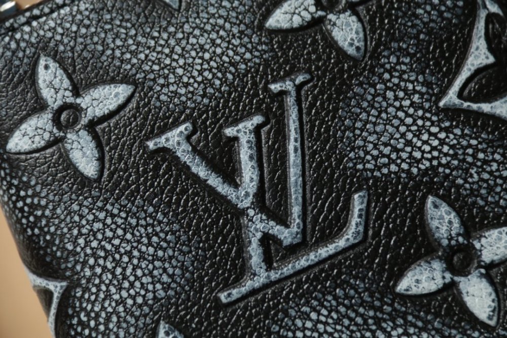 高品質 人気No1★ ルイヴィトン長財布コピー   Louis Vuitton ルイヴィトン財布M81775