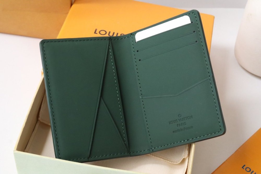 高品質  【目を惹く☆】  ルイヴィトンカードケースコピー   Louis Vuitton ルイヴィトン財布M83067